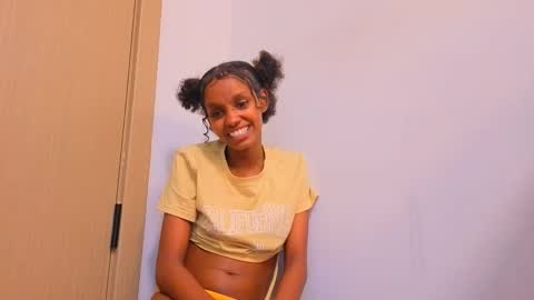 Snapshot of _mimimars chatting on April 8, 2:50 pm Mimi online show from April 8, 2:50 pm