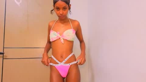 Snapshot of _mimimars chatting on April 12, 2:27 am Mimi online show from April 12, 2:27 am