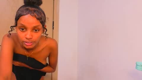 Snapshot of _mimimars chatting on April 13, 2:44 pm Mimi online show from April 13, 2:44 pm