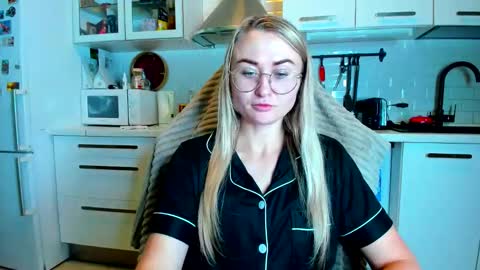 Eva online show from November 18, 8:57 pm