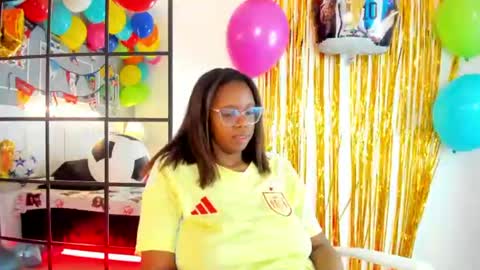 Snapshot of _miss_khaleesi_ chatting on June 15, 12:18 pm _miss_khaleesi_ online show from June 15, 12:18 pm