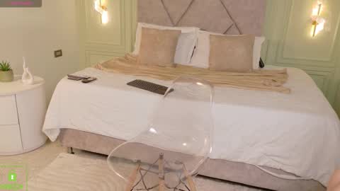 kimberley cruz online show from February 12, 12:11 pm