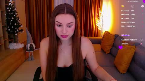 Mia online show from December 21, 8:21 am