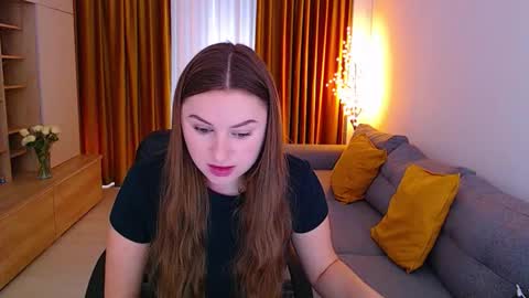 Mia online show from March 10, 10:31 am