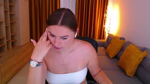 Snapshot of _miss_mia chatting on July 1, 7:32 am Mia online show from July 1, 7:32 am