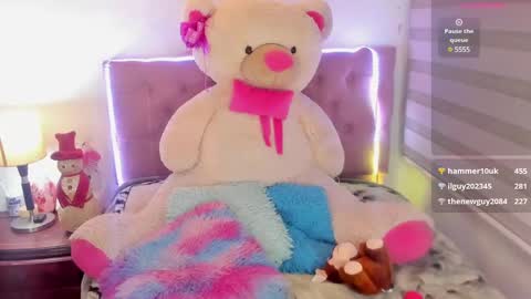 Snapshot of _missemily chatting on January 16, 3:23 am Emi online show from January 16, 3:23 am