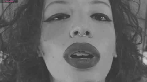 Snapshot of _missmariaa_ chatting on May 27, 11:24 pm Mara Independent model online show from May 27, 11:24 pm