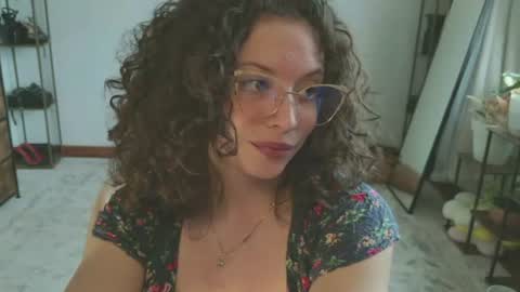 Mara Independent model online show from August 4, 7:27 pm