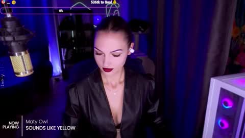 Snapshot of _mistress__ chatting on October 17, 4:20 pm Mistress Milana online show from October 17, 4:20 pm