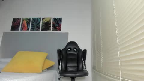 _molly_rosse_ online show from February 28, 11:55 am