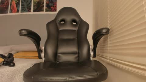 _molly_rosse_ online show from April 1, 12:17 pm