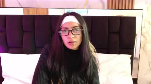 Snapshot of _mollyy chatting on May 2, 2:33 pm Molly online show from May 2, 2:33 pm