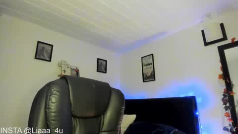     liaaa 4u online show from December 14, 12:33 am