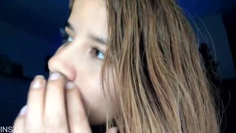     liaaa 4u online show from December 20, 3:36 am