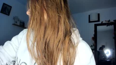     liaaa 4u online show from December 25, 9:54 pm