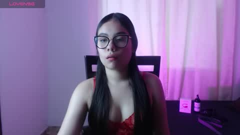 Snapshot of _moon_rosee chatting on February 27, 5:46 pm _moon_rosee online show from February 27, 5:46 pm