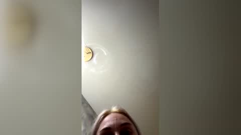 Snapshot of _moon_star chatting on April 14, 4:35 pm _moon_star online show from April 14, 4:35 pm