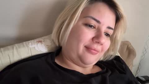 Snapshot of _morpho_ chatting on December 20, 9:49 am Francine Aisi Morpho - a genus of blue butterflies. online show from December 20, 9:49 am