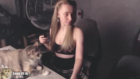 Snapshot of _mother_of_cats chatting on October 15, 7:36 pm Debby online show from October 15, 7:36 pm