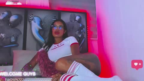 naomi brown online show from September 26, 3:10 am