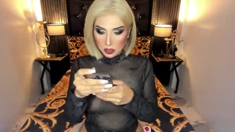 Snapshot of _natashacooper_ chatting on June 30, 9:32 am _natashacooper_ online show from June 30, 9:32 am