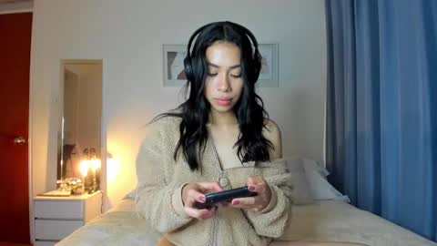 independent model natha online show from February 20, 7:23 am