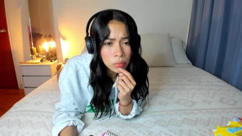 independent model natha online show from February 25, 6:36 am