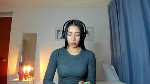 independent model natha online show from February 27, 7:12 am