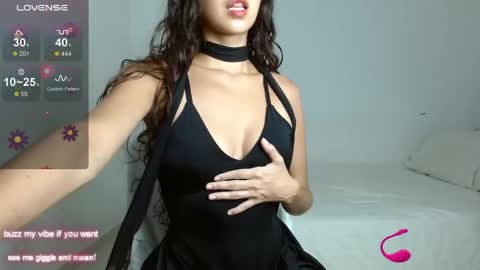 _nayade_ online show from March 24, 12:04 am