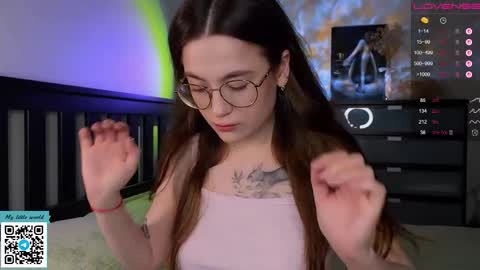 Mia with a big heart  online show from October 15, 12:27 pm