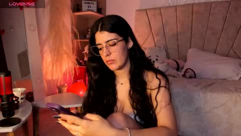 Snapshot of _niah_ chatting on February 18, 9:31 pm Niah  You can call me Ni or cutie haha online show from February 18, 9:31 pm