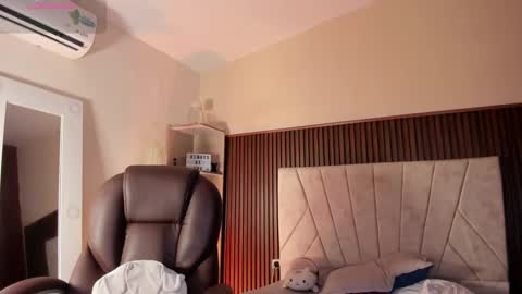 Snapshot of _niah_ chatting on September 15, 8:42 pm Niah  You can call me Ni or cutie haha online show from September 15, 8:42 pm
