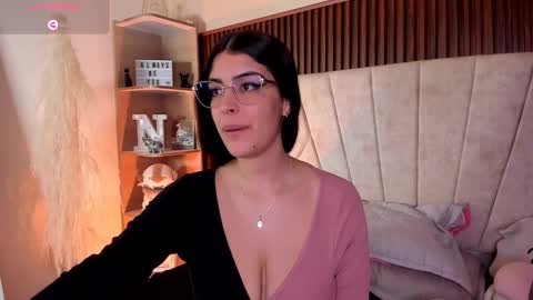 Snapshot of _niah_ chatting on October 21, 8:20 pm Niah  You can call me Ni or cutie haha online show from October 21, 8:20 pm