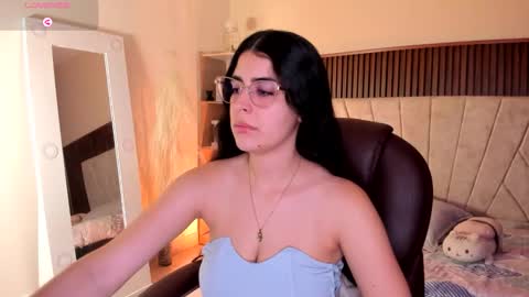 Niah  You can call me Ni or cutie haha online show from November 27, 8:33 pm