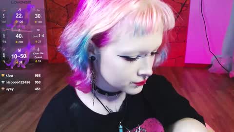 Nicole online show from December 19, 6:37 pm