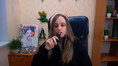 Snapshot of _nicole_new chatting on December 7, 3:41 pm Nica online show from December 7, 3:41 pm