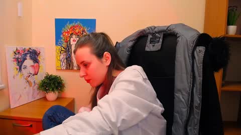 Snapshot of _nicole_new chatting on February 18, 3:43 pm Nica online show from February 18, 3:43 pm