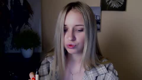 Snapshot of _nicole_new chatting on May 29, 9:51 am Nica online show from May 29, 9:51 am