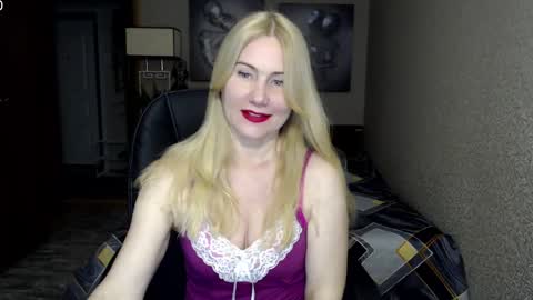 Snapshot of _night_fantasy_ chatting on February 17, 8:15 pm Donella online show from February 17, 8:15 pm