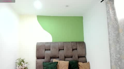   online show from November 23, 12:05 pm