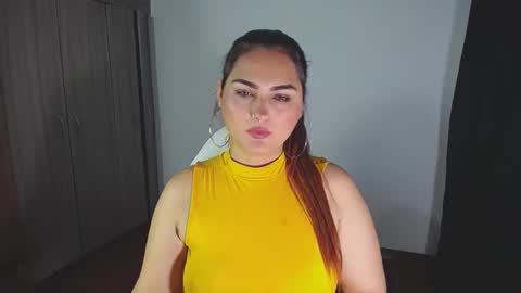 Snapshot of _ninahot chatting on December 4, 10:41 pm Nina online show from December 4, 10:41 pm