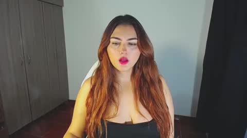 Snapshot of _ninahot chatting on December 9, 4:34 am Nina online show from December 9, 4:34 am