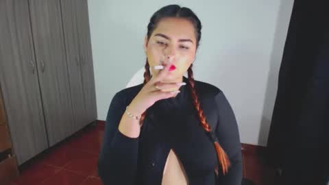 Snapshot of _ninahot chatting on December 12, 3:21 am Nina online show from December 12, 3:21 am