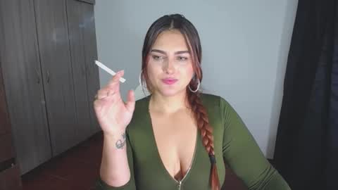 Snapshot of _ninahot chatting on December 24, 12:00 am Nina online show from December 24, 12:00 am