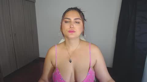 Snapshot of _ninahot chatting on December 27, 3:31 am Nina online show from December 27, 3:31 am