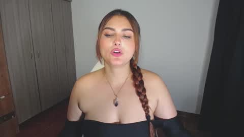 Snapshot of _ninahot chatting on December 30, 12:00 am Nina online show from December 30, 12:00 am