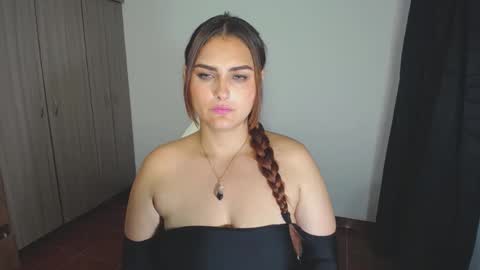 Snapshot of _ninahot chatting on December 30, 3:03 am Nina online show from December 30, 3:03 am