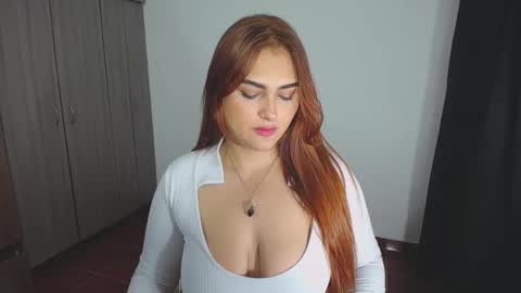 Snapshot of _ninahot chatting on January 2, 7:29 pm Nina online show from January 2, 7:29 pm