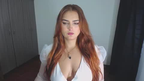 Snapshot of _ninahot chatting on January 7, 9:46 pm Nina online show from January 7, 9:46 pm