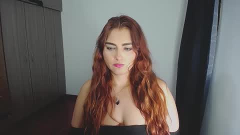 Snapshot of _ninahot chatting on February 13, 2:45 am Nina online show from February 13, 2:45 am